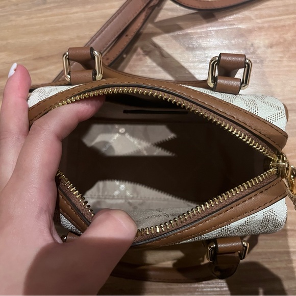 Michael Kors small bag - Picture 3 of 4